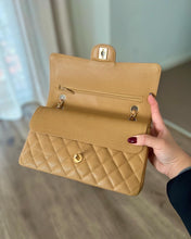 Load image into Gallery viewer, CHANEL MEDIUM CLASSIC FLAP