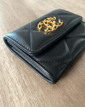 Load image into Gallery viewer, CHANEL 19 MONALISA XL CARD HOLDER