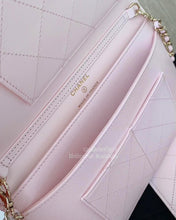 Load image into Gallery viewer, CHANEL WALLET ON CHAIN
